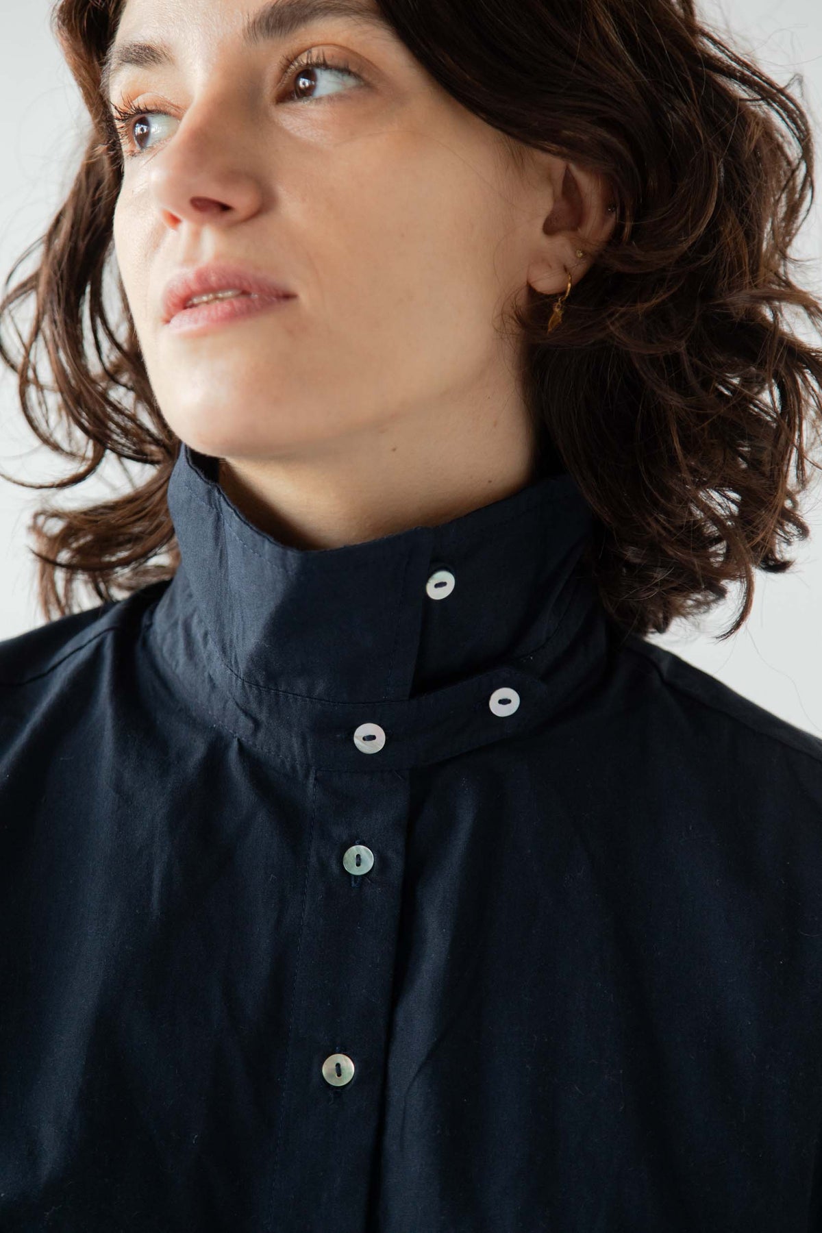 L'ENSEMBLE MARINE, chemise et pantalon
