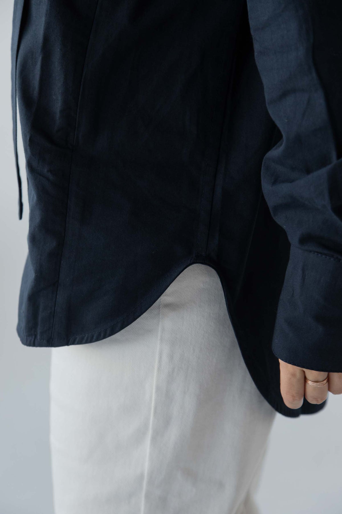 L'ENSEMBLE MARINE, chemise et pantalon
